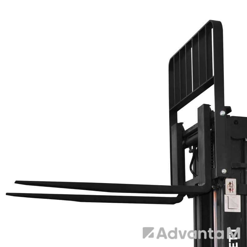 4 - Электрический погрузчик YETT ERP25-M300-3W